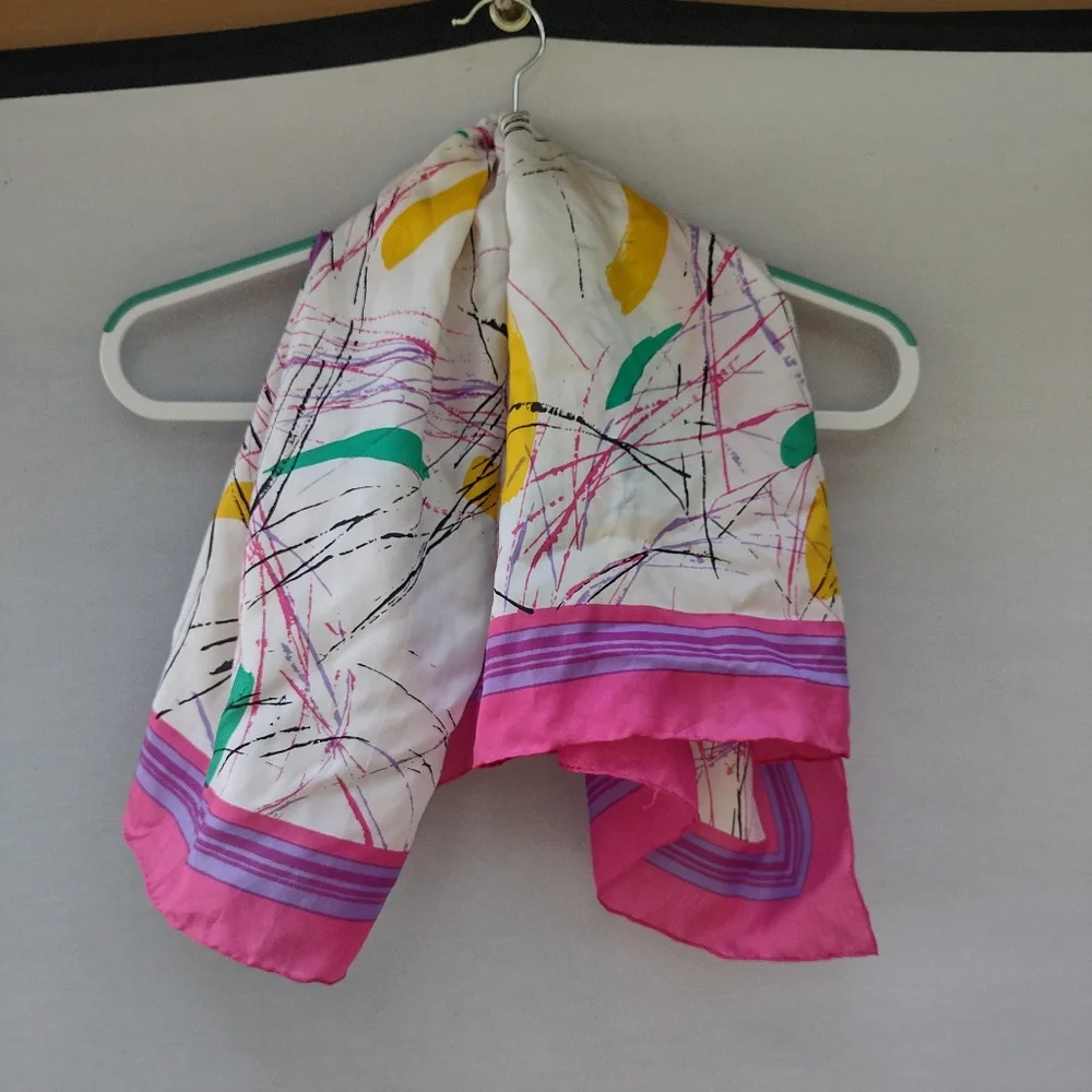 100% silk square scarf paint splatter design white/pink - Picture 1 of 4